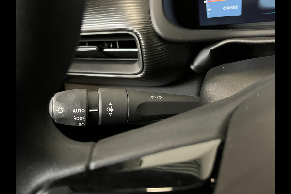 Jeep Avenger Longitude 54 kWh Navigatie Apple Carplay/ Android Auto Parkeersensor achter Cruise Control Stoelverwarming Full LED Virtual Cockpit Climate Control