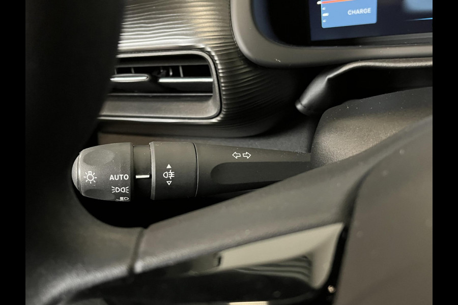 Jeep Avenger Longitude 54 kWh Navigatie Apple Carplay/ Android Auto Parkeersensor achter Cruise Control Stoelverwarming Full LED Virtual Cockpit Climate Control