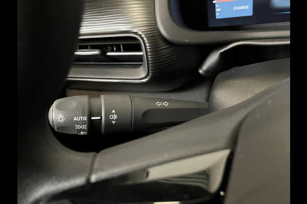 Jeep Avenger Longitude 54 kWh Navigatie Apple Carplay/ Android Auto Parkeersensor achter Cruise Control Stoelverwarming Full LED Virtual Cockpit Climate Control