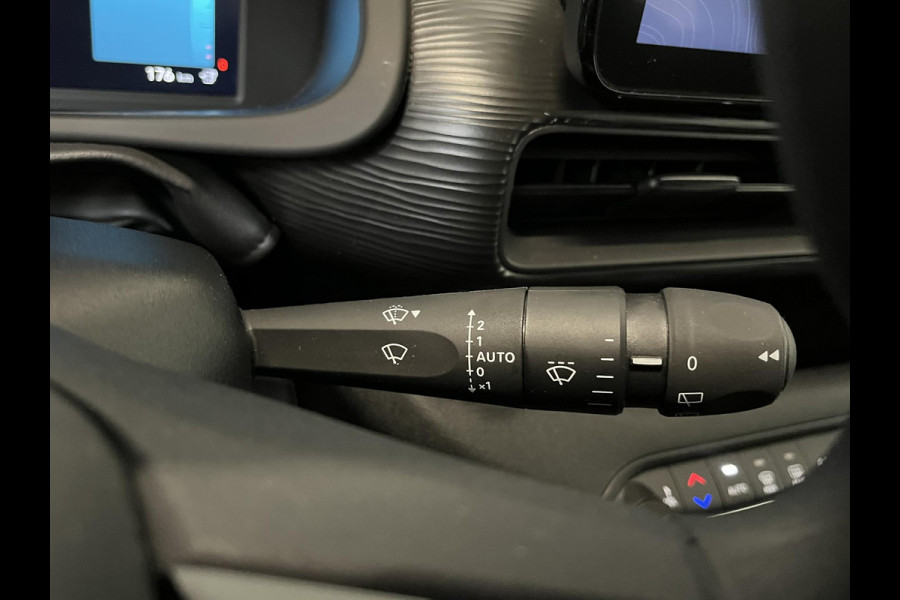 Jeep Avenger Longitude 54 kWh Navigatie Apple Carplay/ Android Auto Parkeersensor achter Cruise Control Stoelverwarming Full LED Virtual Cockpit Climate Control