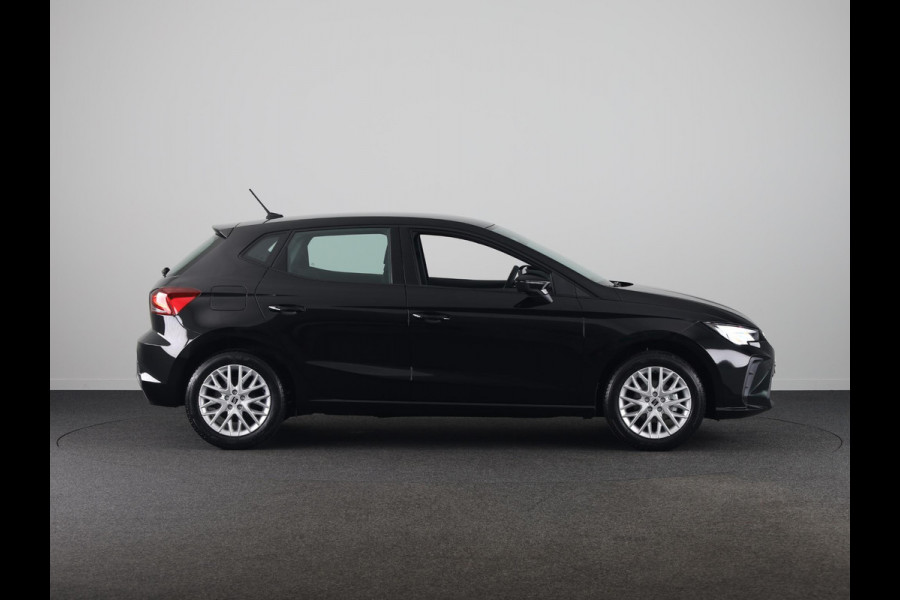 Seat Ibiza Style Plus 1.0 EcoTSI 95 PK | Midnight Black Metallic | Apple Carplay | Park Assist | Cruise Control