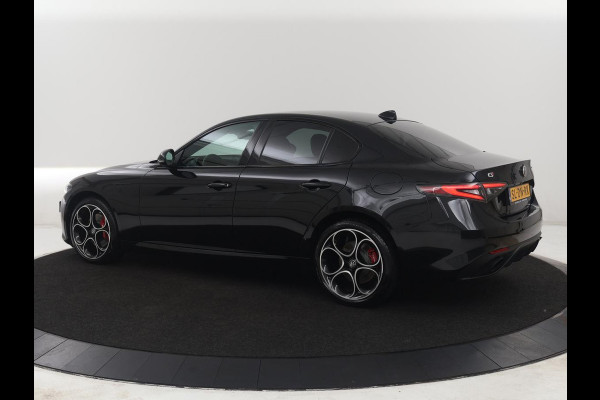 Alfa Romeo Giulia 2.0 T GME AWD Competizione Q4 280pk Leder | Memory | Leder | Memory | Leder dashboard | Stuur/stoel verwarming | Matrix koplampen | Harman / Kardon | Dodehoek detectie | Park assist | Camera | Climate control | Virtual dashboard |