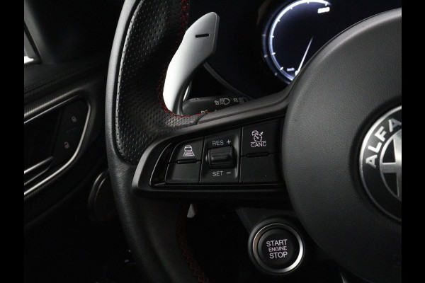 Alfa Romeo Giulia 2.0 T GME AWD Competizione Q4 280pk Leder | Memory | Leder | Memory | Leder dashboard | Stuur/stoel verwarming | Matrix koplampen | Harman / Kardon | Dodehoek detectie | Park assist | Camera | Climate control | Virtual dashboard |