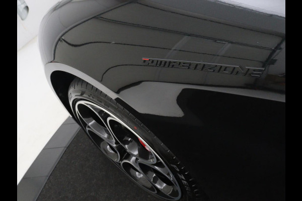 Alfa Romeo Giulia 2.0 T GME AWD Competizione Q4 280pk Leder | Memory | Leder | Memory | Leder dashboard | Stuur/stoel verwarming | Matrix koplampen | Harman / Kardon | Dodehoek detectie | Park assist | Camera | Climate control | Virtual dashboard |