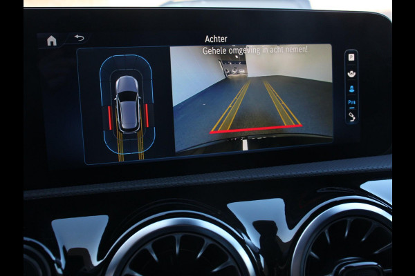 Mercedes-Benz A-Klasse 200 Automaat AMG Line Navigatie Climate control Camera Parkeer sensoren Half Lederen Bekleding Led  Cruise Control adaptive LM Velgen Dab Led