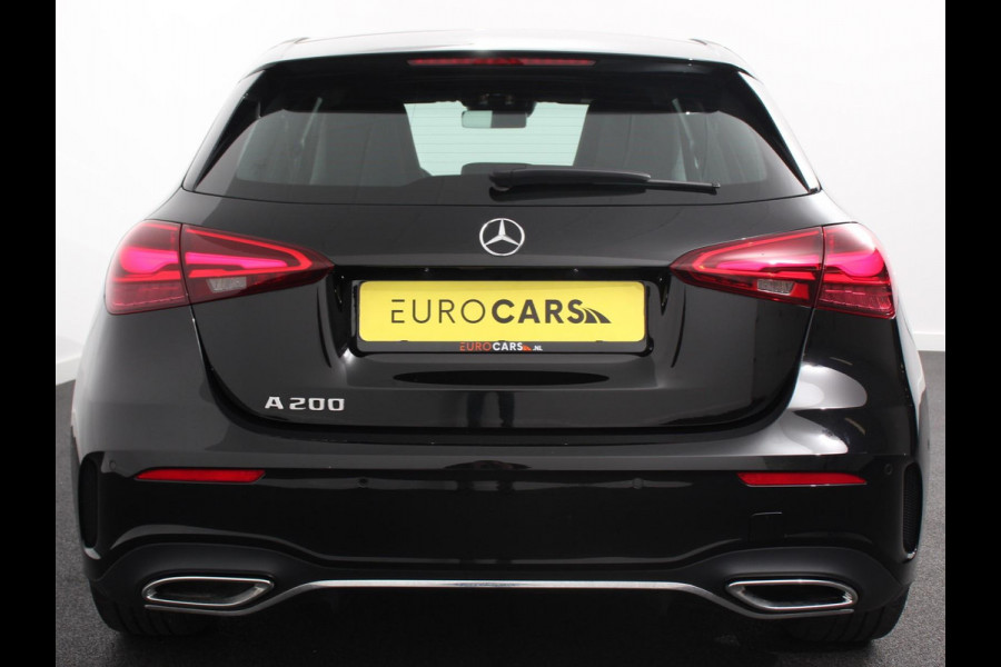 Mercedes-Benz A-Klasse 200 Automaat AMG Line Navigatie Climate control Camera Parkeer sensoren Half Lederen Bekleding Led  Cruise Control adaptive LM Velgen Dab Led