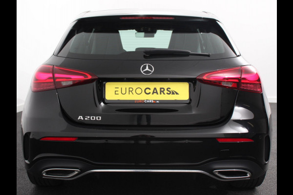 Mercedes-Benz A-Klasse 200 Automaat AMG Line Navigatie Climate control Camera Parkeer sensoren Half Lederen Bekleding Led  Cruise Control adaptive LM Velgen Dab Led