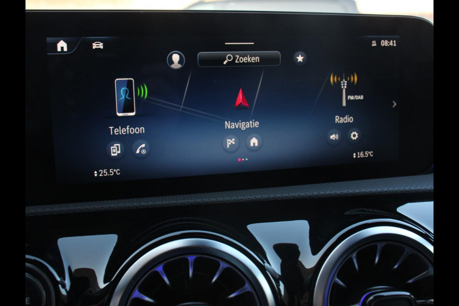 Mercedes-Benz A-Klasse 200 Automaat AMG Line Navigatie Climate control Camera Parkeer sensoren Half Lederen Bekleding Led  Cruise Control adaptive LM Velgen Dab Led
