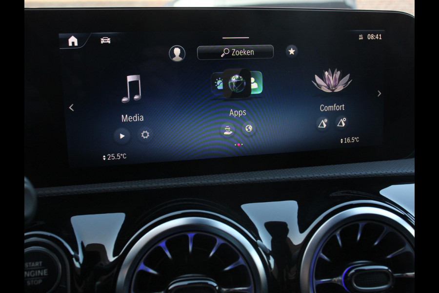 Mercedes-Benz A-Klasse 200 Automaat AMG Line Navigatie Climate control Camera Parkeer sensoren Half Lederen Bekleding Led  Cruise Control adaptive LM Velgen Dab Led