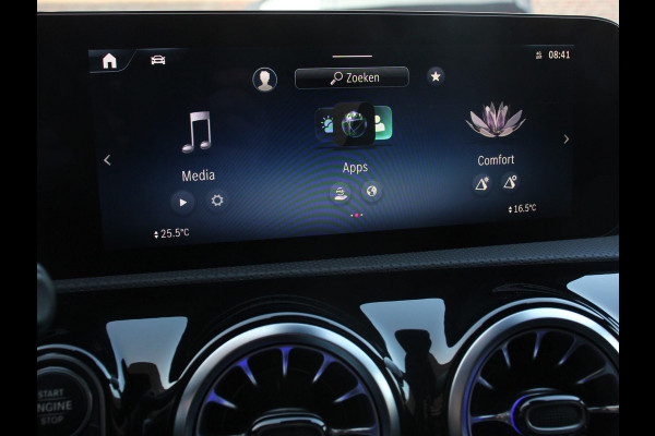 Mercedes-Benz A-Klasse 200 Automaat AMG Line Navigatie Climate control Camera Parkeer sensoren Half Lederen Bekleding Led  Cruise Control adaptive LM Velgen Dab Led