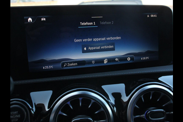 Mercedes-Benz A-Klasse 200 Automaat AMG Line Navigatie Climate control Camera Parkeer sensoren Half Lederen Bekleding Led  Cruise Control adaptive LM Velgen Dab Led