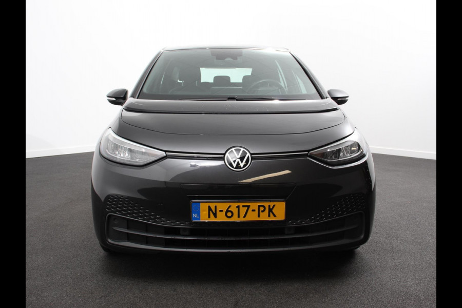 Volkswagen ID.3 Pro 58 kWh SOH 90%  Navigatie Apple Carplay/Android Auto Parkeersensoren Adaptive Cruise Control Stoel- en stuurverwarming Full Led Climate Control