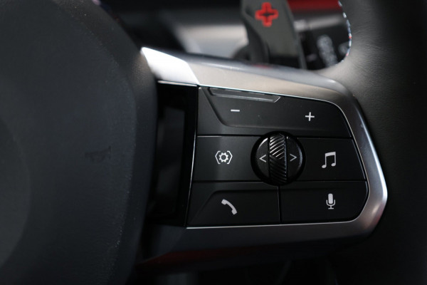 BMW X1 M35i 301+PK FULL/LASER/VIRTUAL/SFEER/HUD/PANO/LEER+S.VERWARMING+MEMORY/360/20" LMV/ACC/ECC/FABRIEKSGARANTIE!