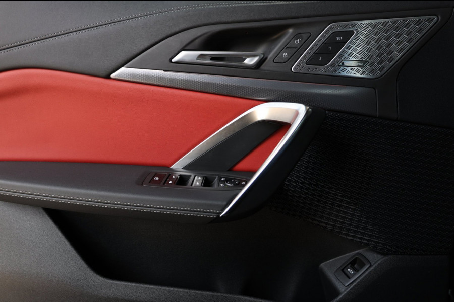 BMW X1 M35i 301+PK FULL/LASER/VIRTUAL/SFEER/HUD/PANO/LEER+S.VERWARMING+MEMORY/360/20" LMV/ACC/ECC/FABRIEKSGARANTIE!