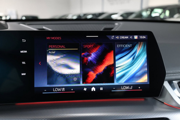 BMW X1 M35i 301+PK FULL/LASER/VIRTUAL/SFEER/HUD/PANO/LEER+S.VERWARMING+MEMORY/360/20" LMV/ACC/ECC/FABRIEKSGARANTIE!