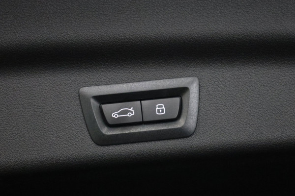 BMW X1 M35i 301+PK FULL/LASER/VIRTUAL/SFEER/HUD/PANO/LEER+S.VERWARMING+MEMORY/360/20" LMV/ACC/ECC/FABRIEKSGARANTIE!