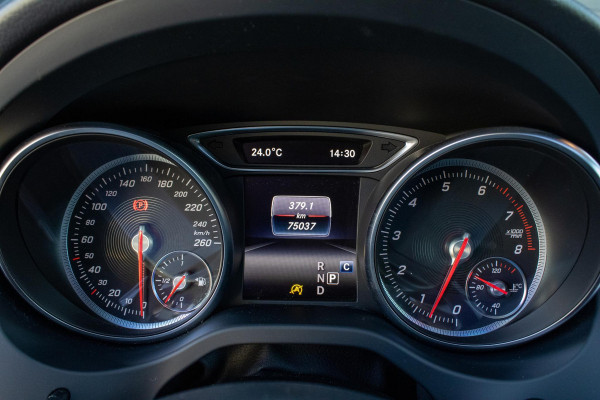 Mercedes-Benz CLA-Klasse 180 Buss AMG PANO CAMERA CARPLAY LED