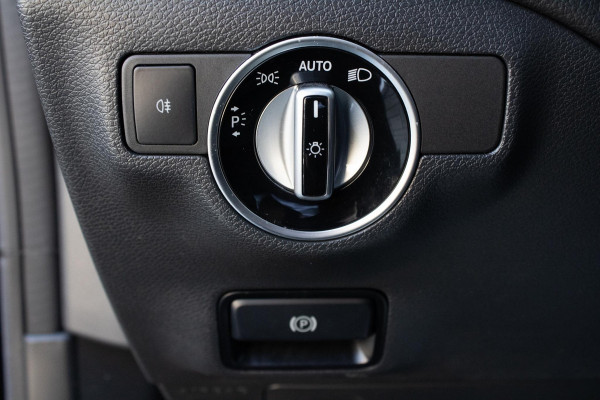 Mercedes-Benz CLA-Klasse 180 Buss AMG PANO CAMERA CARPLAY LED