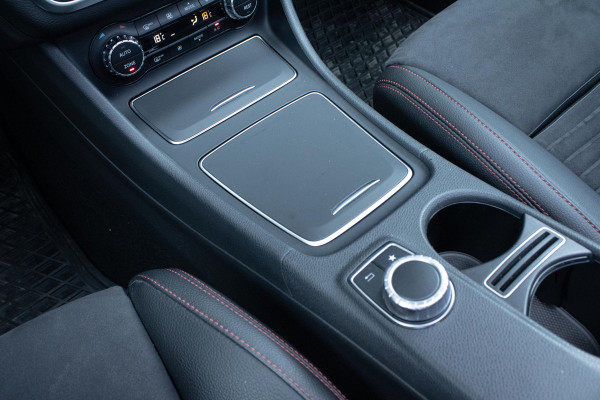 Mercedes-Benz CLA-Klasse 180 Buss AMG PANO CAMERA CARPLAY LED