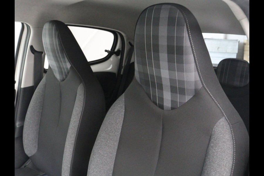 Peugeot 108 | 5-Deurs | Elektrische ramen | Lichtmetaal | NAP 53.000 km | Peugeot 108 1.0 e-VTi Style | 5-Deurs | Elektrisch | 5-Deurs | Elektrische ramen | Lichtmetaal | NAP 53.000 km | Full LED | Bluetooth | Airco |