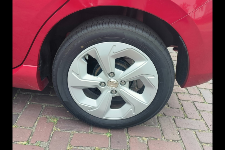 Suzuki Swift 1.2 Select Smart Hybrid Rijklaar + Fabrieksgarantie Henk Jongen Auto's in Helmond,  al 50 jaar service zoals 't hoort!