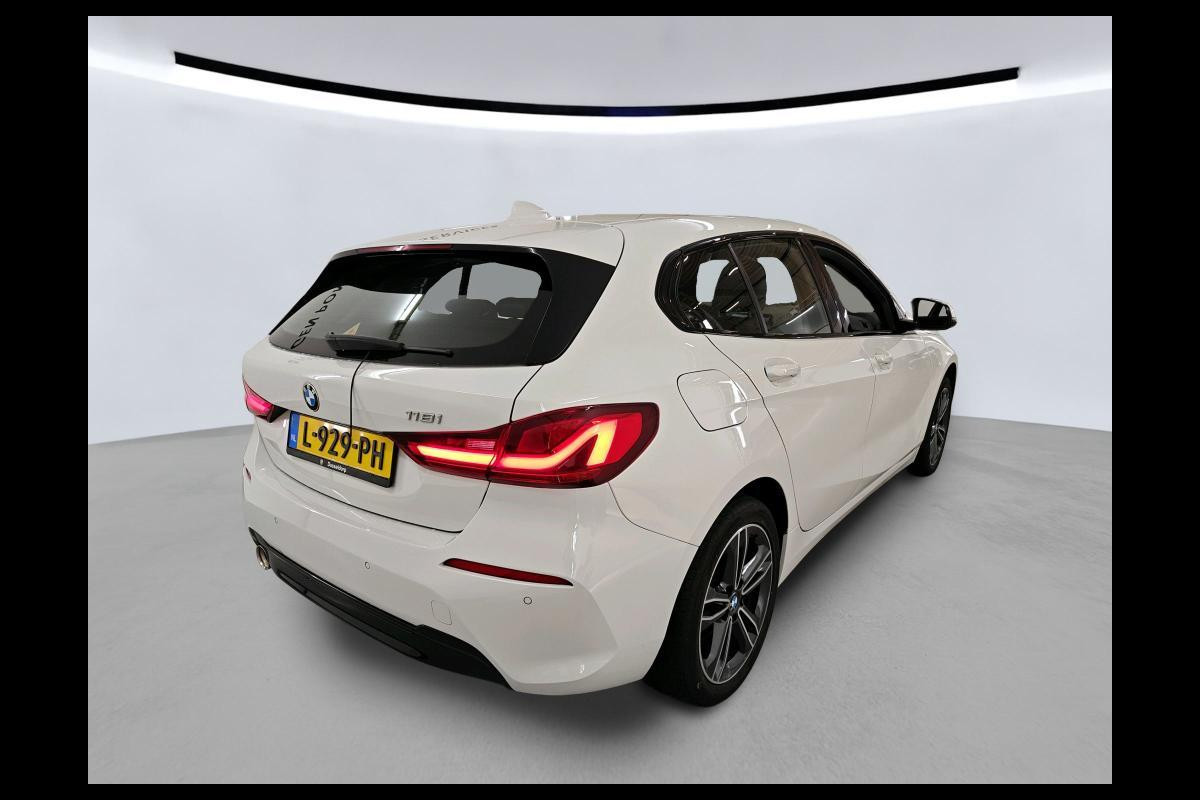 BMW 1-serie 118i Business Edition NL-AUTO | NAVI | STUUR EN STOEL VERWARMING