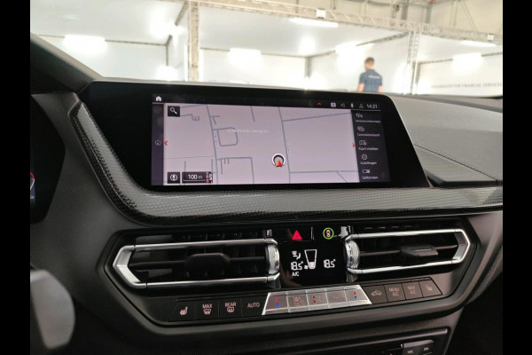 BMW 1-serie 118i Business Edition NL-AUTO | NAVI | STUUR EN STOEL VERWARMING