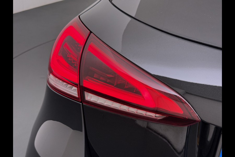 Mercedes-Benz A-Klasse 250 AMG line Edition 1 | Pano Distronic Multibeam Burmester