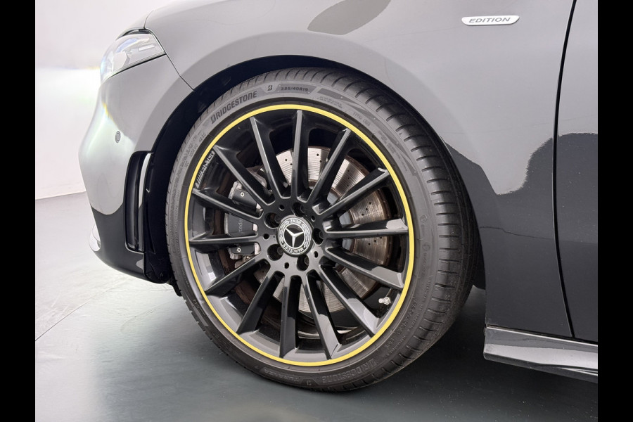 Mercedes-Benz A-Klasse 250 AMG line Edition 1 | Pano Distronic Multibeam Burmester