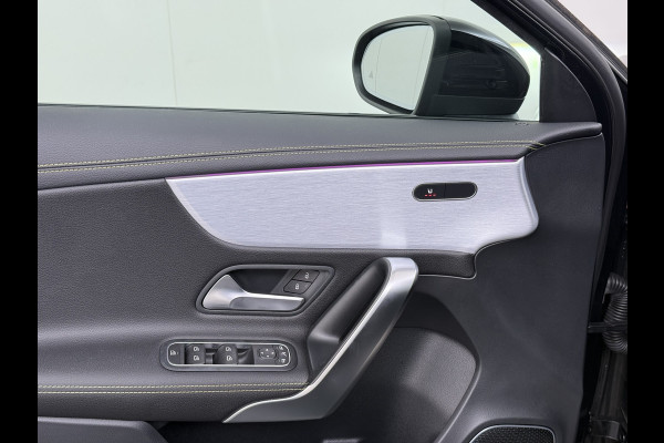 Mercedes-Benz A-Klasse 250 AMG line Edition 1 | Pano Distronic Multibeam Burmester