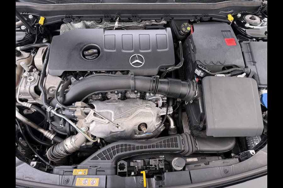 Mercedes-Benz A-Klasse 250 AMG line Edition 1 | Pano Distronic Multibeam Burmester