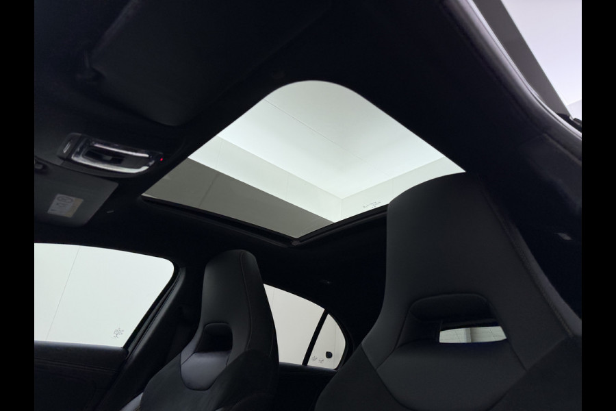 Mercedes-Benz A-Klasse 250 AMG line Edition 1 | Pano Distronic Multibeam Burmester
