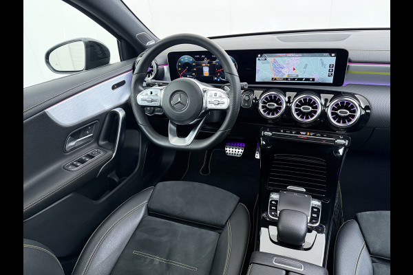 Mercedes-Benz A-Klasse 250 AMG line Edition 1 | Pano Distronic Multibeam Burmester