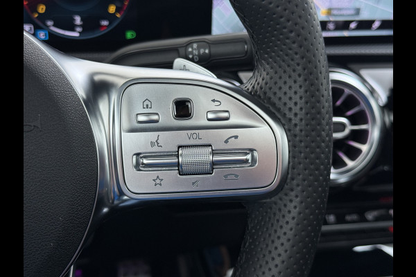 Mercedes-Benz A-Klasse 250 AMG line Edition 1 | Pano Distronic Multibeam Burmester