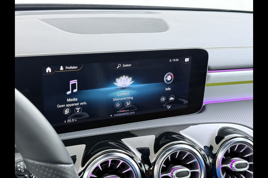 Mercedes-Benz A-Klasse 250 AMG line Edition 1 | Pano Distronic Multibeam Burmester