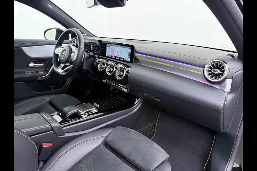 Mercedes-Benz A-Klasse 250 AMG line Edition 1 | Pano Distronic Multibeam Burmester