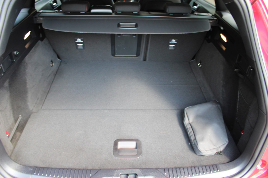 Ford FOCUS Wagon 1.0 EcoBoost Hybrid ST Line X | Head-Up | Adaptieve cruise | Trekhaak | Winterpack