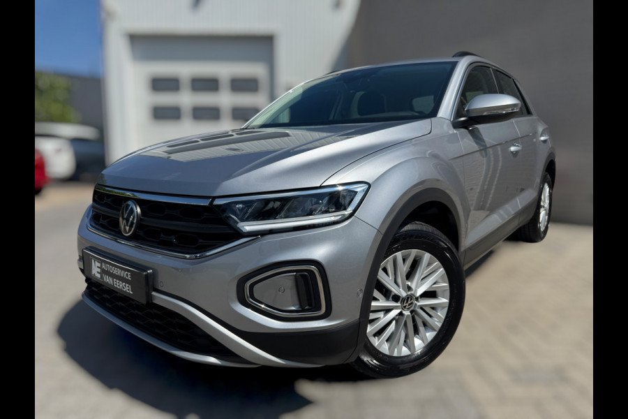 Volkswagen T-Roc 1.0 TSI Life LED / NAVIGATIE / DIGITAL COCKPIT / PARK ASSIST / STOELVERWARMING