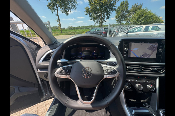 Volkswagen T-Roc 1.0 TSI Life LED / NAVIGATIE / DIGITAL COCKPIT / PARK ASSIST / STOELVERWARMING
