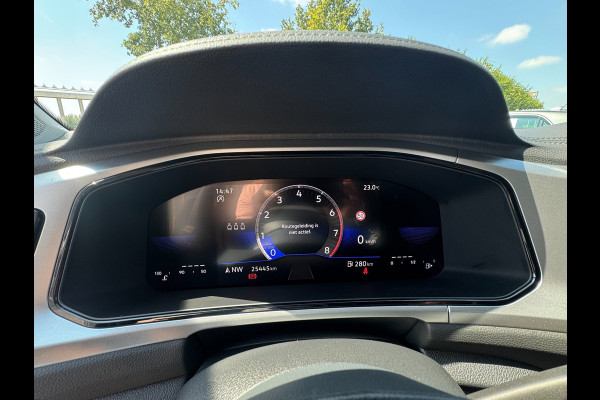 Volkswagen T-Roc 1.0 TSI Life LED / NAVIGATIE / DIGITAL COCKPIT / PARK ASSIST / STOELVERWARMING