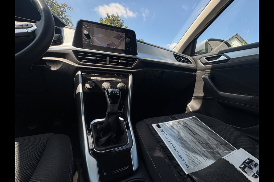 Volkswagen T-Roc 1.0 TSI Life LED / NAVIGATIE / DIGITAL COCKPIT / PARK ASSIST / STOELVERWARMING