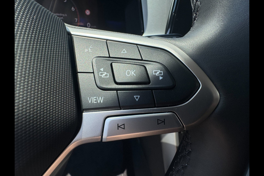 Volkswagen T-Roc 1.0 TSI Life LED / NAVIGATIE / DIGITAL COCKPIT / PARK ASSIST / STOELVERWARMING