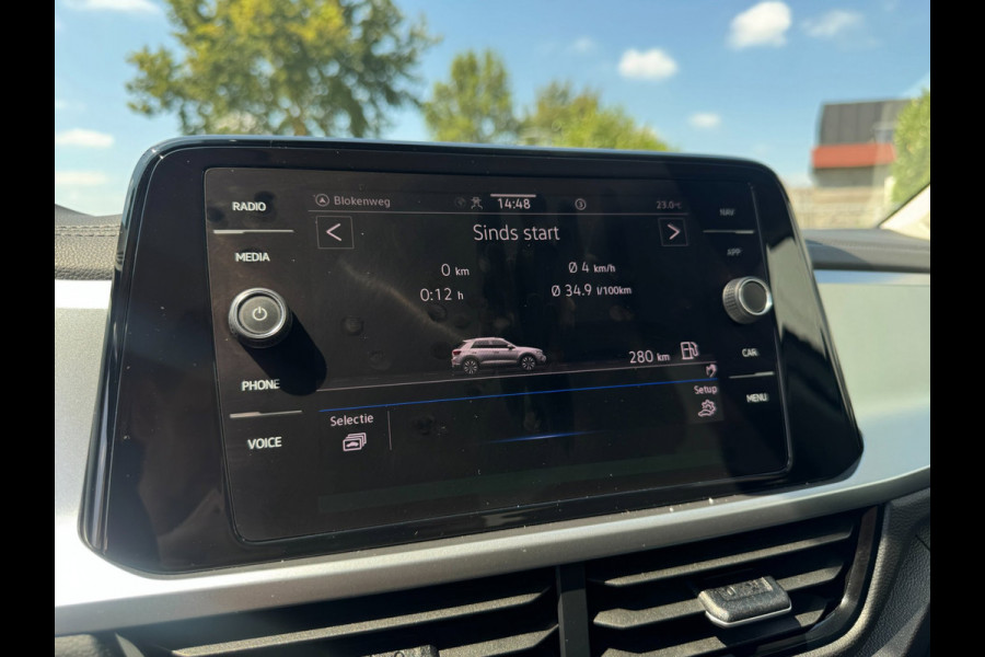 Volkswagen T-Roc 1.0 TSI Life LED / NAVIGATIE / DIGITAL COCKPIT / PARK ASSIST / STOELVERWARMING