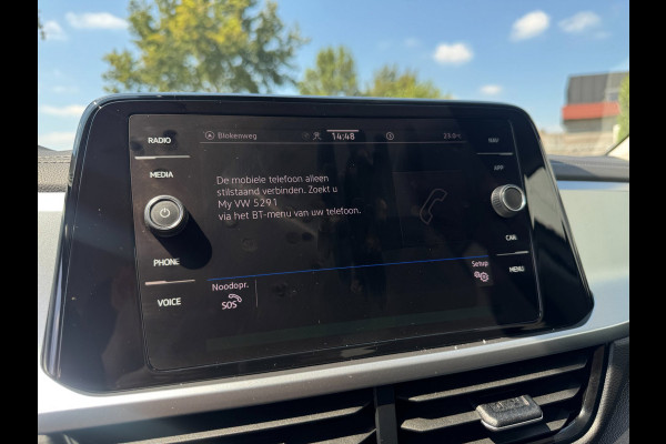 Volkswagen T-Roc 1.0 TSI Life LED / NAVIGATIE / DIGITAL COCKPIT / PARK ASSIST / STOELVERWARMING