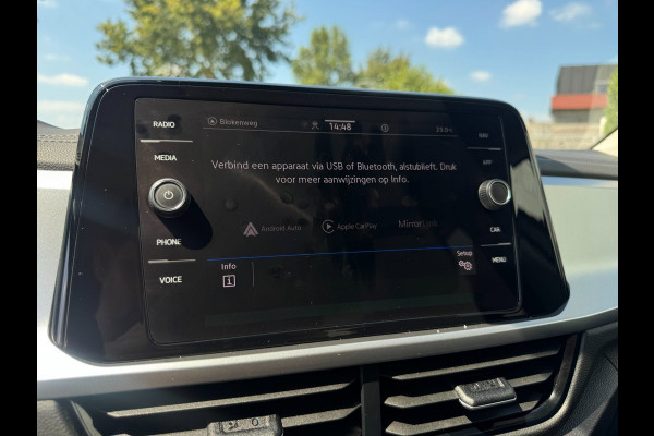 Volkswagen T-Roc 1.0 TSI Life LED / NAVIGATIE / DIGITAL COCKPIT / PARK ASSIST / STOELVERWARMING