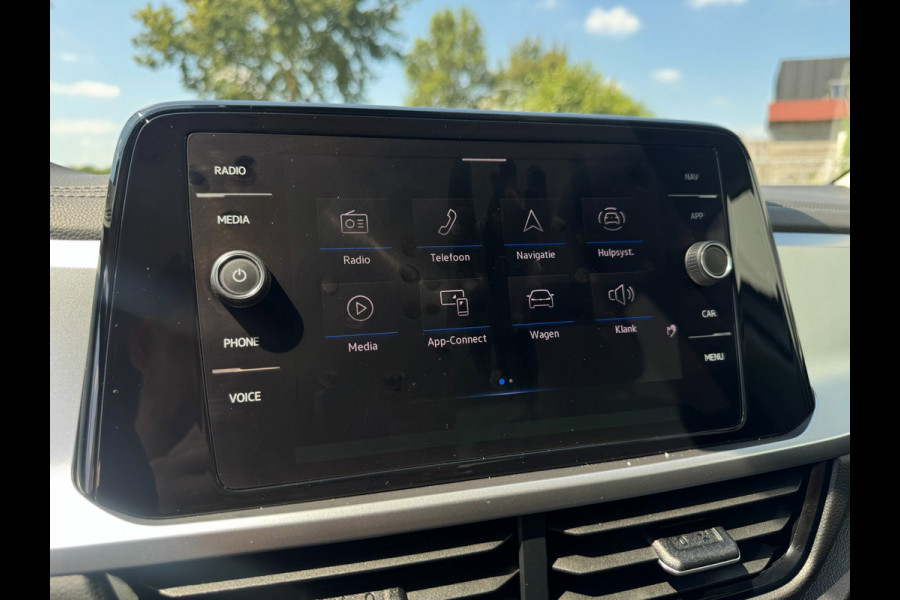 Volkswagen T-Roc 1.0 TSI Life LED / NAVIGATIE / DIGITAL COCKPIT / PARK ASSIST / STOELVERWARMING