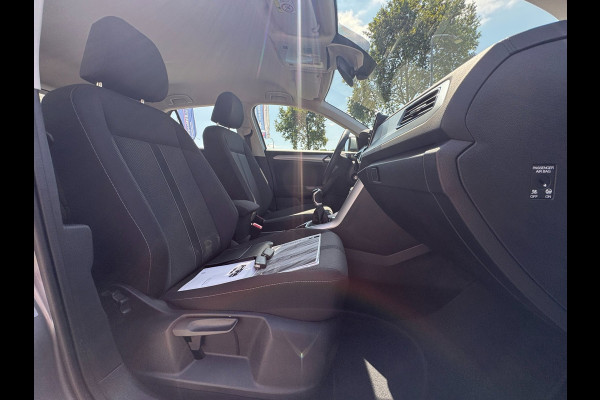 Volkswagen T-Roc 1.0 TSI Life LED / NAVIGATIE / DIGITAL COCKPIT / PARK ASSIST / STOELVERWARMING