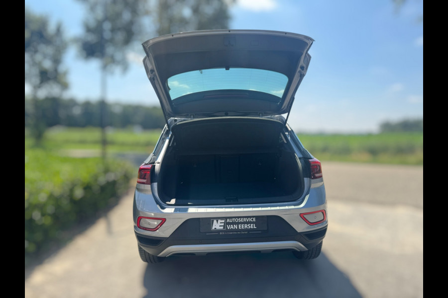 Volkswagen T-Roc 1.0 TSI Life LED / NAVIGATIE / DIGITAL COCKPIT / PARK ASSIST / STOELVERWARMING