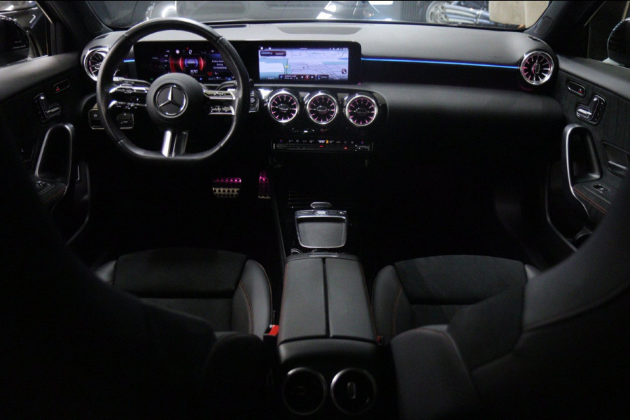 Mercedes-Benz A-Klasse 250 e AMG Line PANO/360CAM/HUD/ACC/BLINDSPOT/KEYLESS/VOL