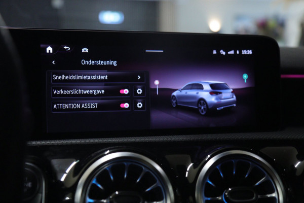 Mercedes-Benz A-Klasse 250 e AMG Line PANO/360CAM/HUD/ACC/BLINDSPOT/KEYLESS/VOL